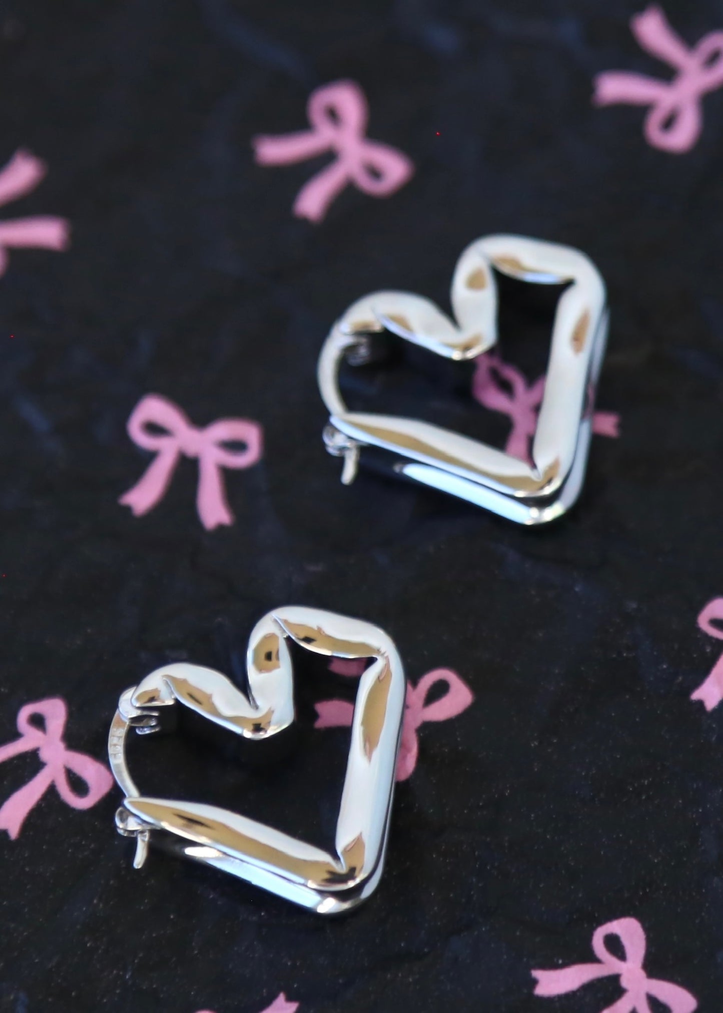 Elvira hoops
