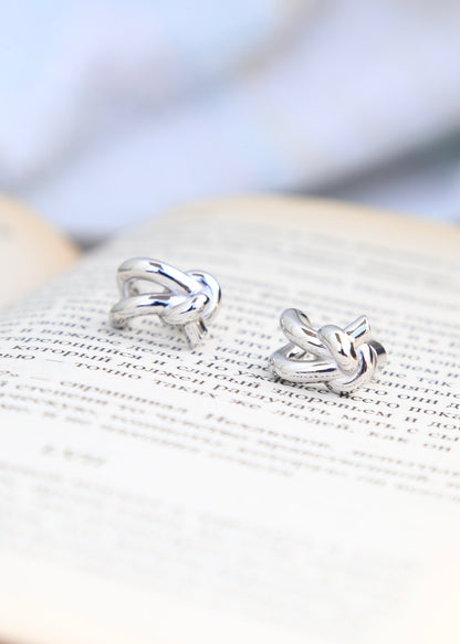 Gia studs